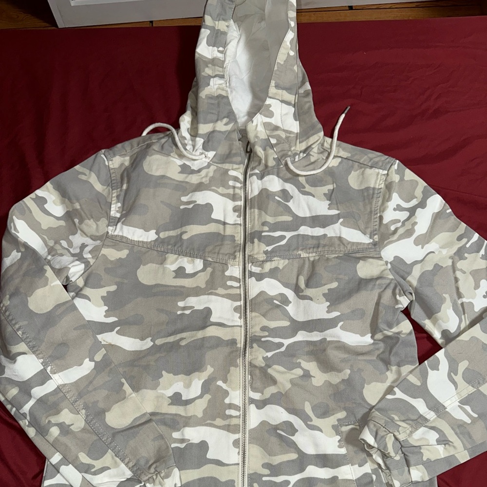 Camo Jacket• by BERSHKA